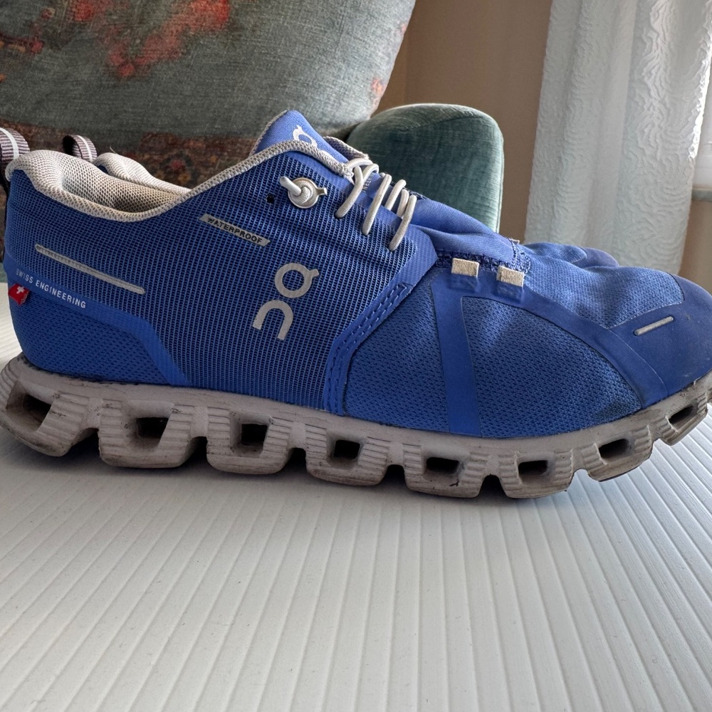 Women's OnCloud WP Sneaker Size 7 - Picture 4 of 5